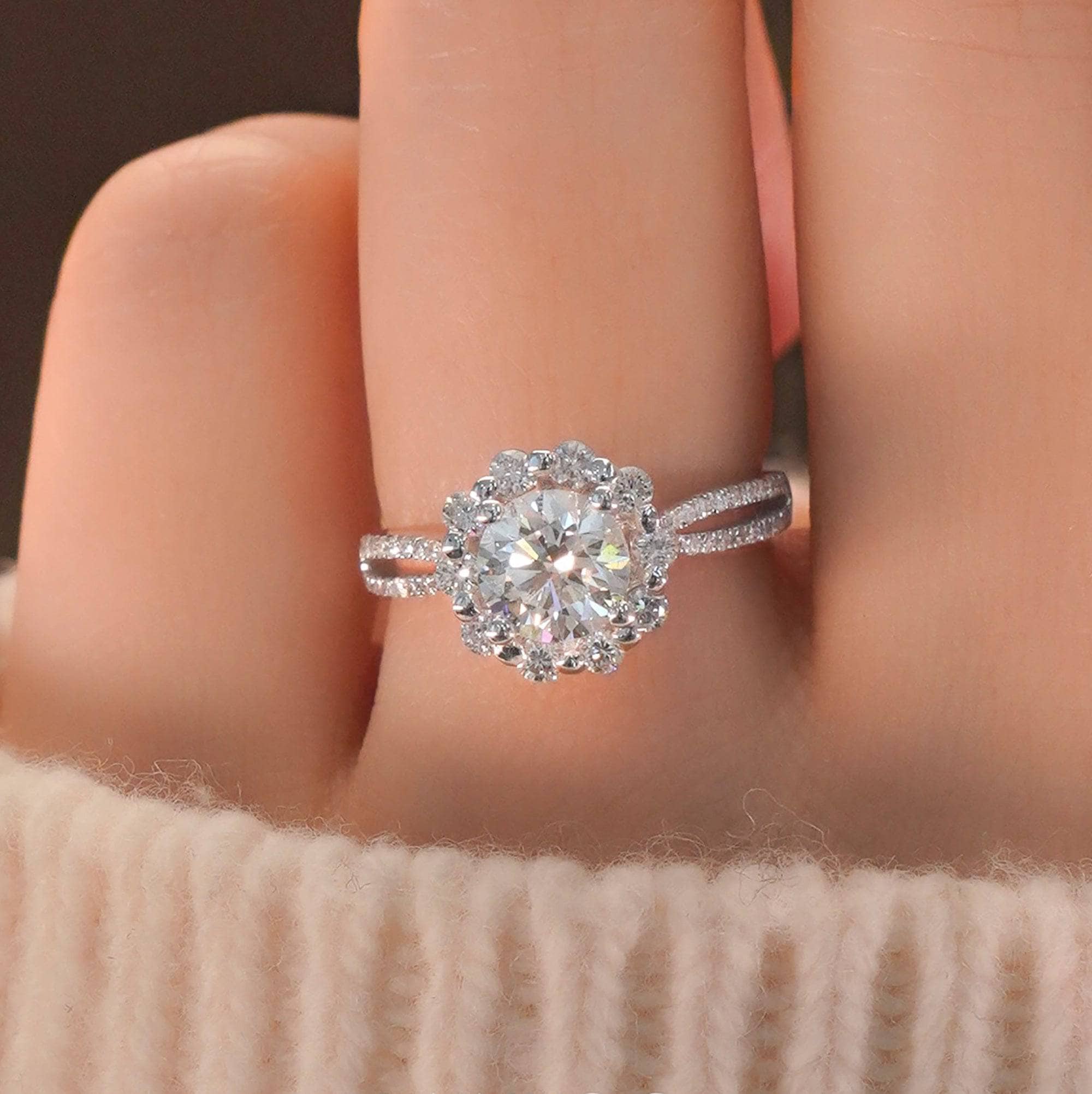 Circle shaped fashion engagement rings