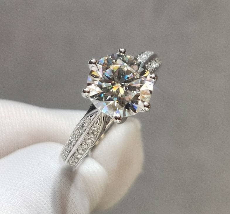 2 Carat Round Cut Moissanite Star Queen Engagement Ring