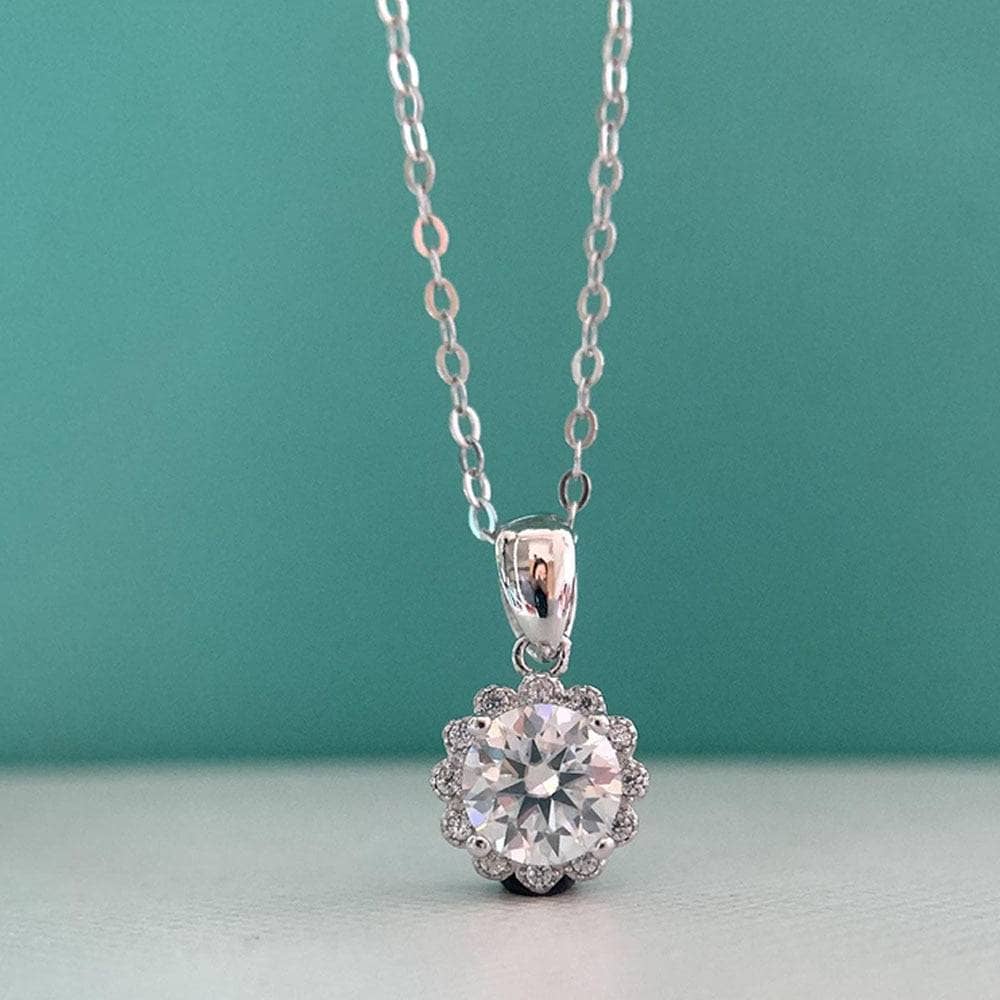 1.0 ct Round Cut Moissanite Flower Necklace