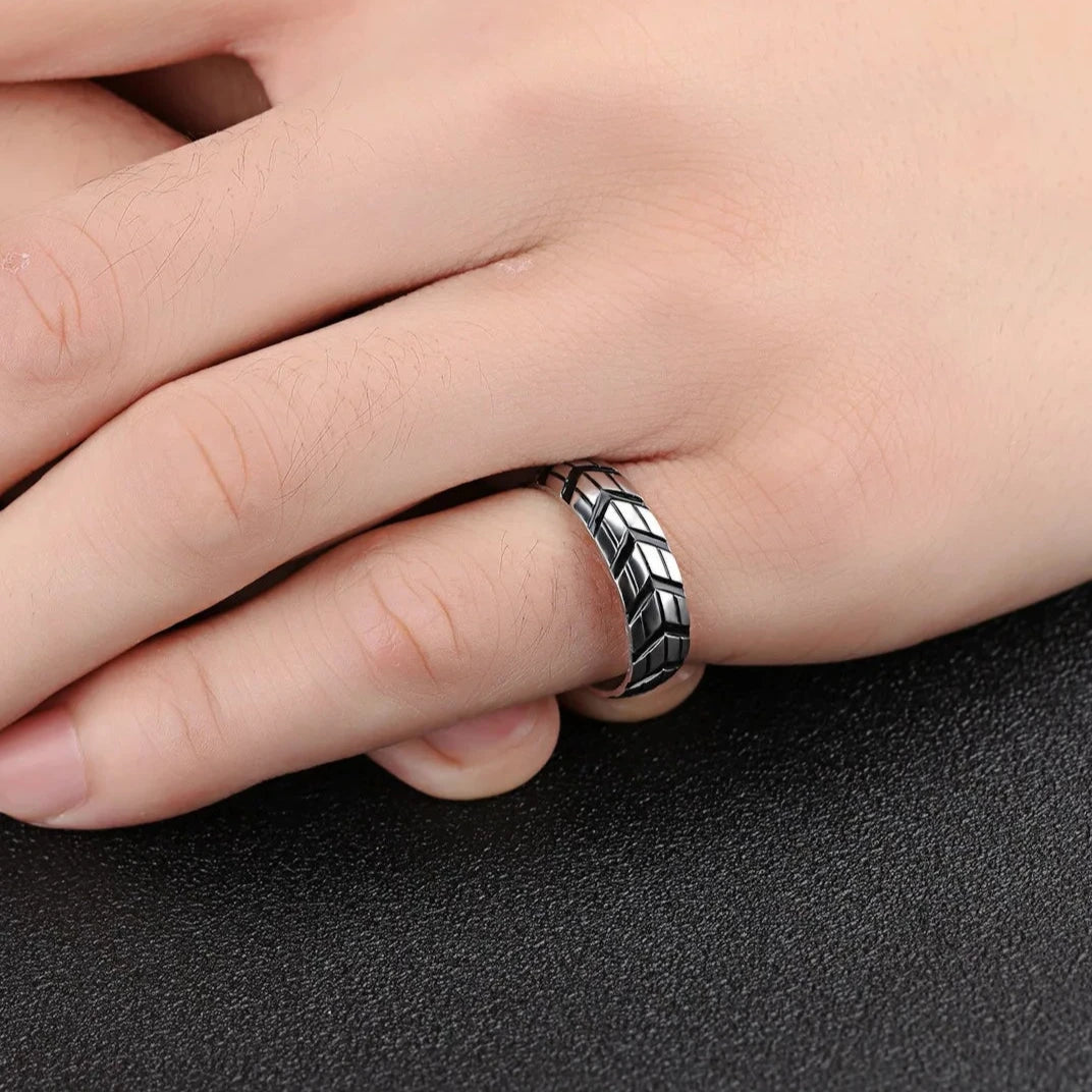 Tire-Printed Titanium Ring-Black Diamonds New York