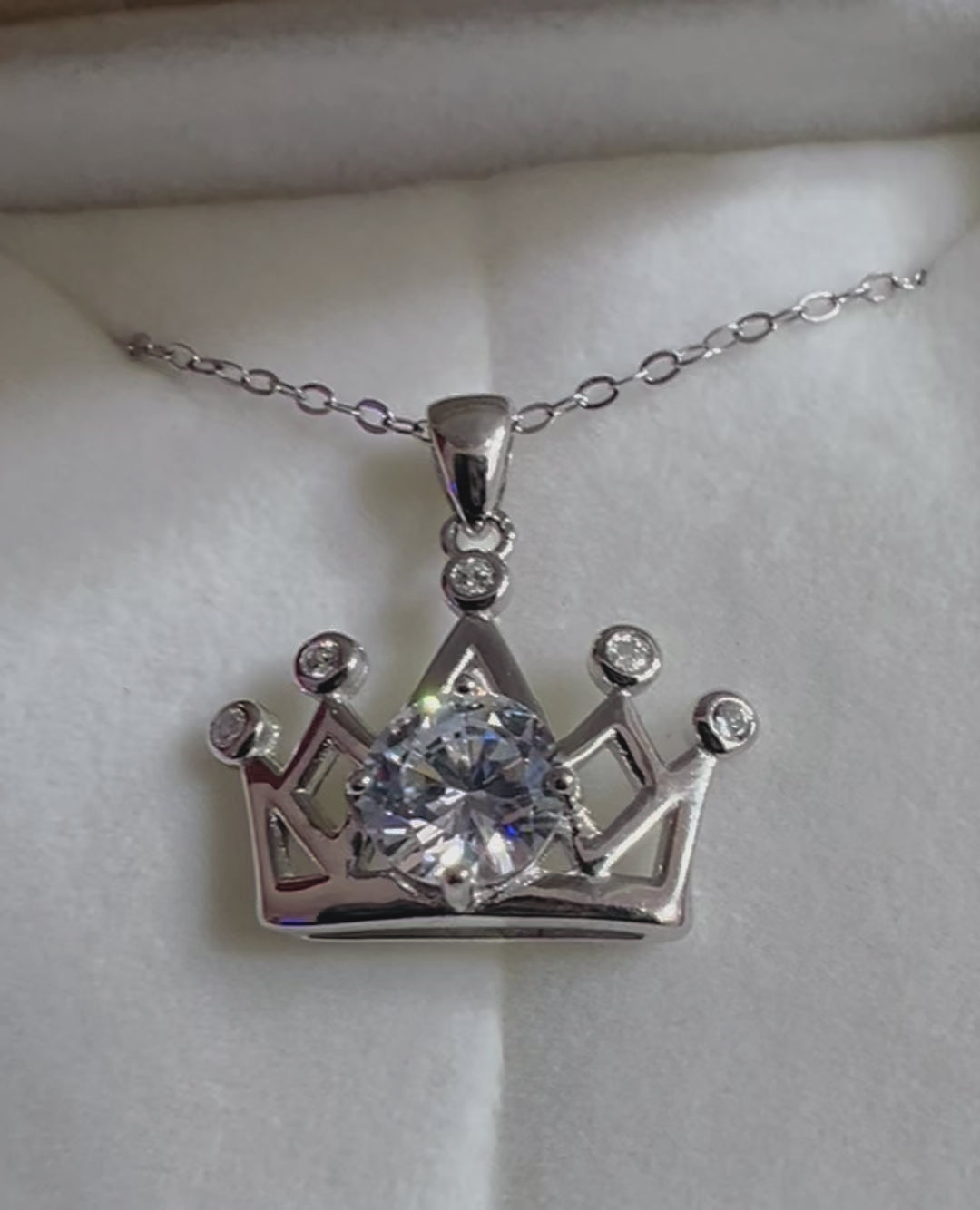 1.0 Ct Round Cut Diamond Crown Necklace