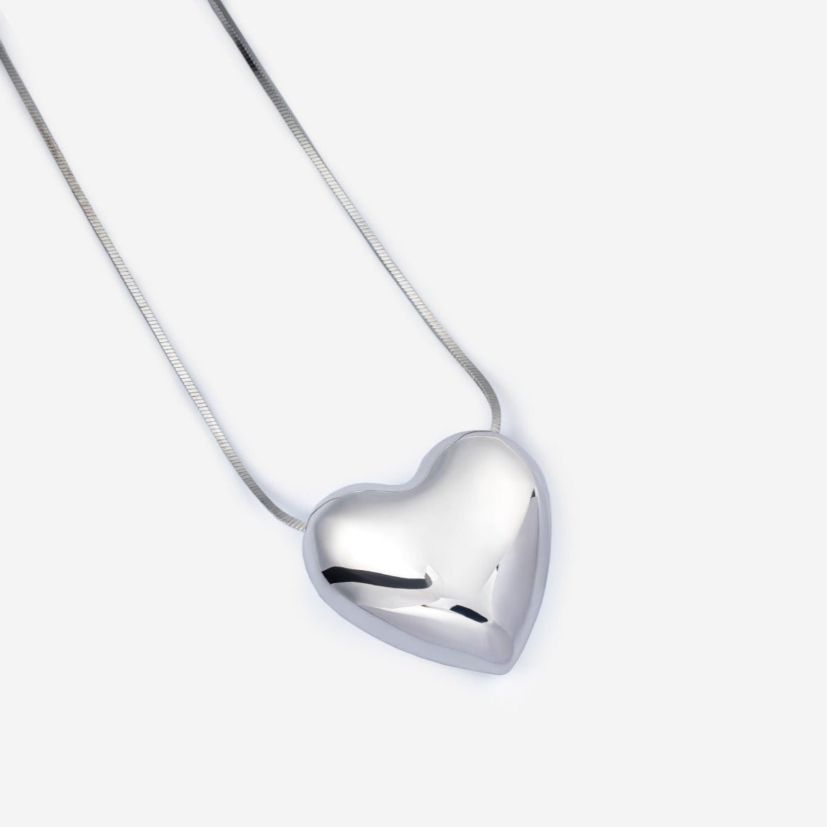 Romantic Heart Shaped Short Necklace-Black Diamonds New York