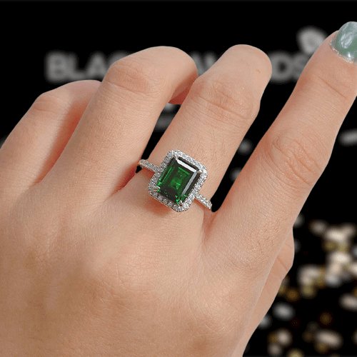 ✨Green buy Emerald Halo Cut Ring✨sz: 9✨