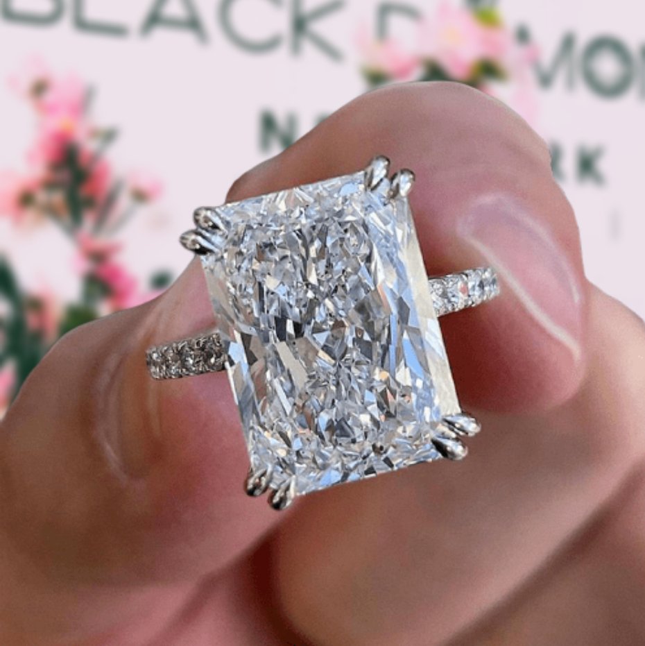 The Best Lab-Grown Diamond Engagement Rings & Where to Buy Them