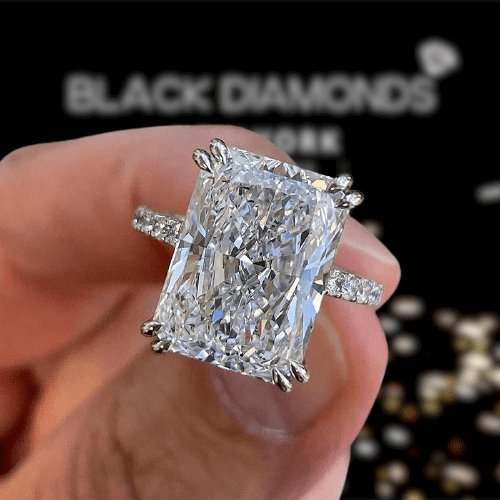 Elegant 3.0ct Radiant Cut Lab Grown Diamond Engagement Ring from