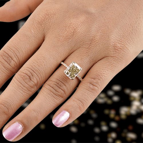 Light gold engagement rings outlet